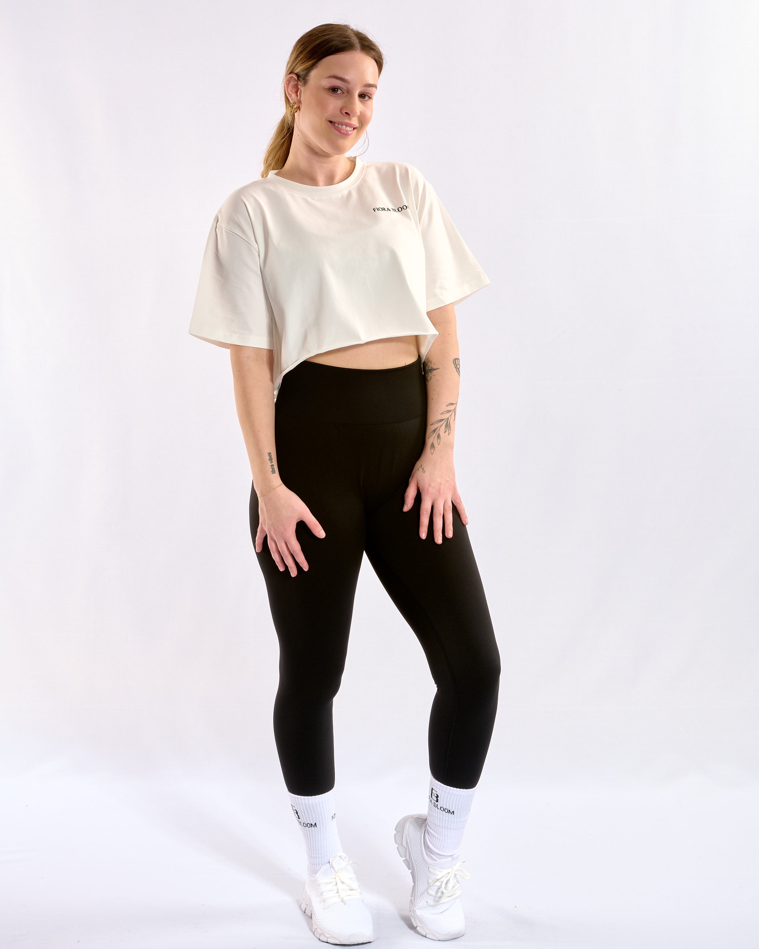 Timeless Scrunch Leggings Damen Schwarz – Ansicht 2 | Fiora Bloom