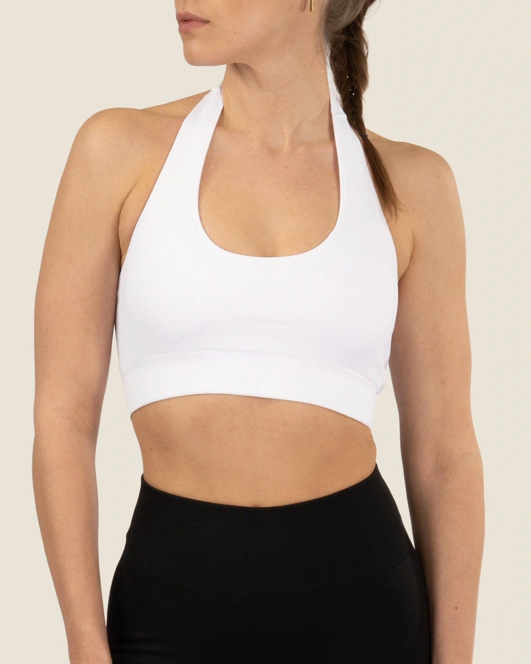 Nahaufnahme der weissen Ripp-Textur – blickdichtes, hochwertiges Material mit dem Fiora Bloom Second-Skin-Gefühl.